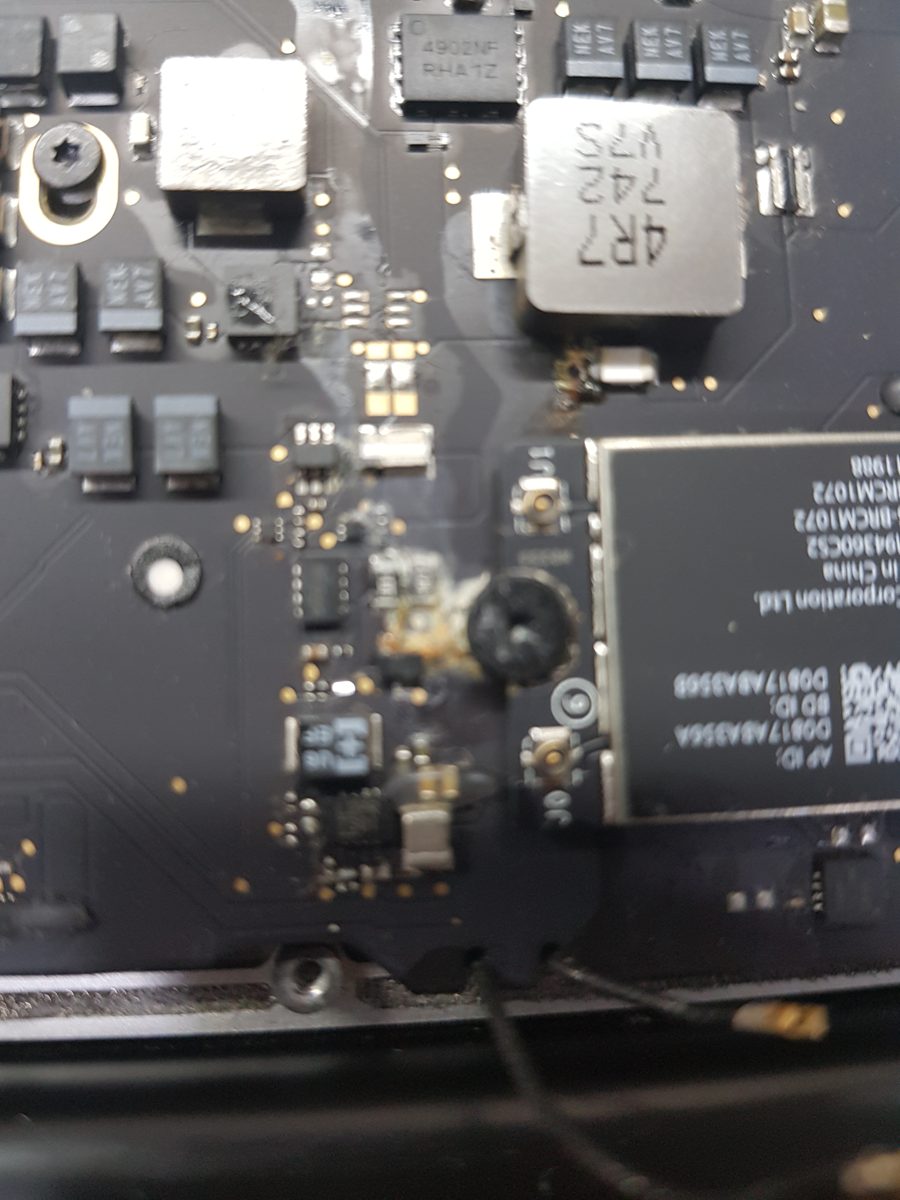 MacBook Air A1466 - REPARO - caso real de reparo de placa lógica